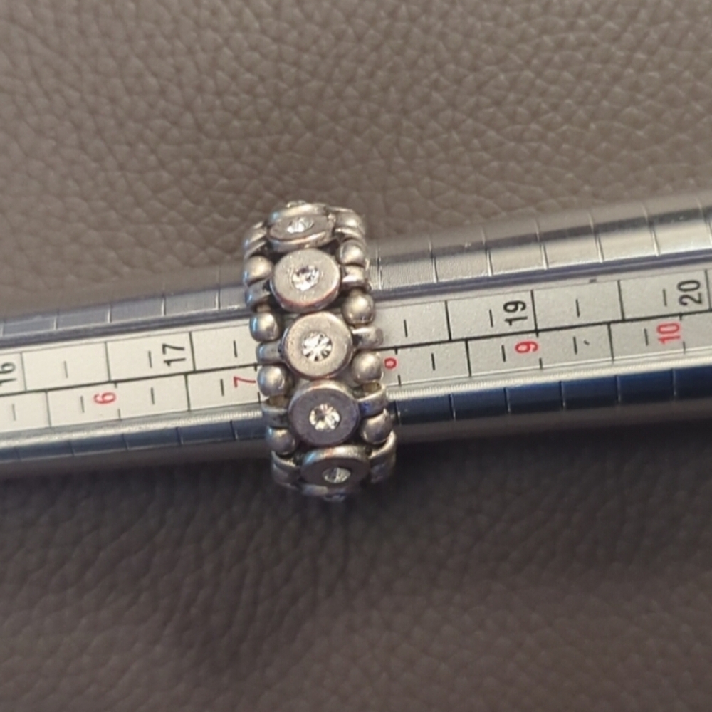 Y2K 90s Sparkle StretchRing Silvertone Beaded Circles Design w/Clear Rhinestones